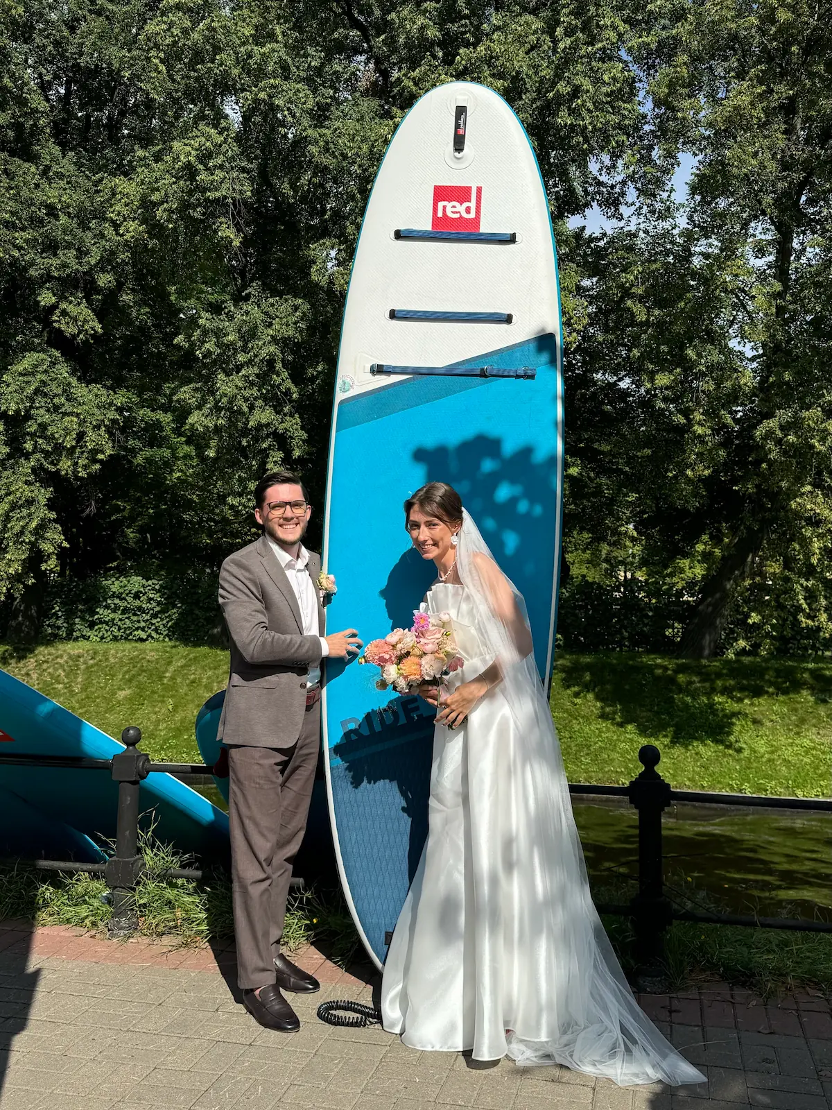 Инструкторы Ваня и Арина — основатели WOW SUP SPB